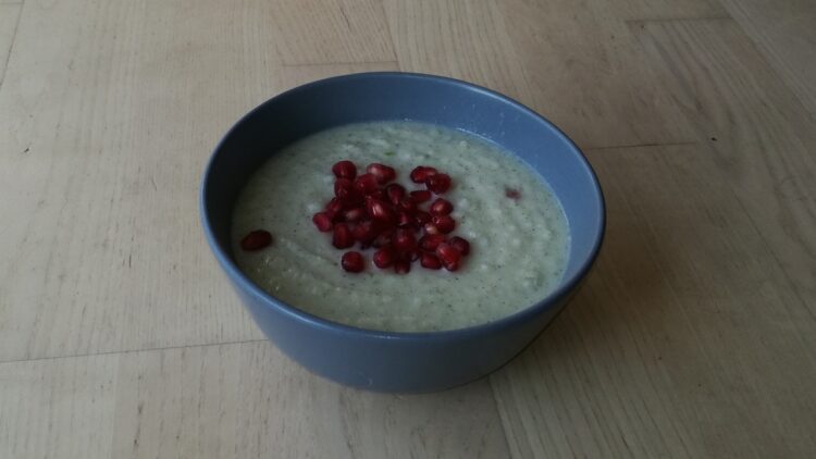 Blomkålsgrød med granatæble