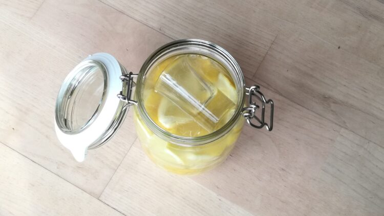 Fermenteret citron gjort klar