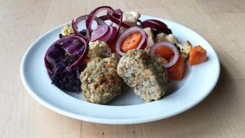 Kyllingedeller med bagte rodfrugter